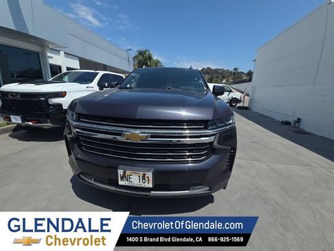 Used 2022 Chevrolet Suburban LT RWD image 8