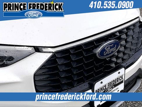 Used 2023 Ford Escape Platinum w/ Premium Technology Package image 29