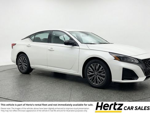 Used 2025 Nissan Altima 2.5 SV FWD image 1