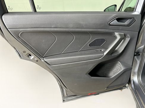 Used 2024 Volkswagen Tiguan SE image 26