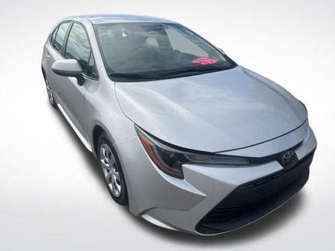 Used 2025 Toyota Corolla LE image 7