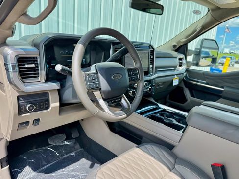 New 2026 Ford F250 Platinum w/ Platinum Plus Package AWD/4WD image 10