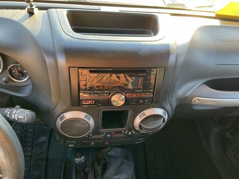 Used 2012 Jeep Wrangler Sport AWD/4WD image 21