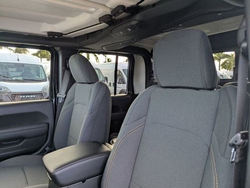 New 2026 Jeep Gladiator Sport image 12