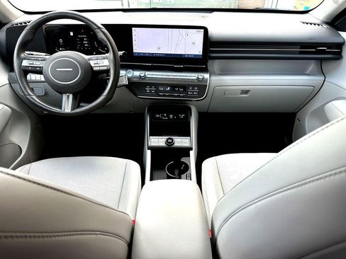 Used 2025 Hyundai Kona Limited image 31