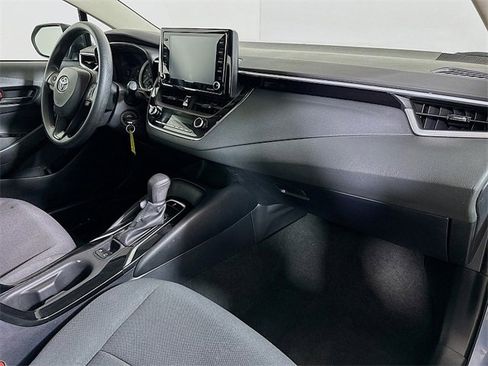 Used 2022 Toyota Corolla LE image 26