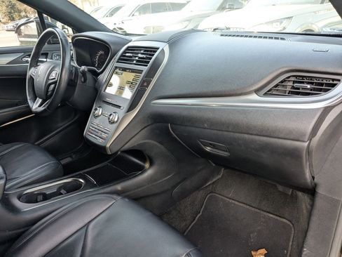 Used 2016 Lincoln MKC Premiere image 23