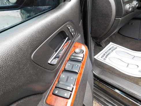 Used 2013 Chevrolet Tahoe LT w/ Luxury Package image 28