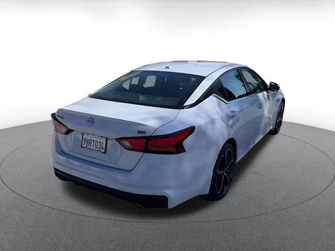 Used 2025 Nissan Altima 2.5 SR FWD image 15