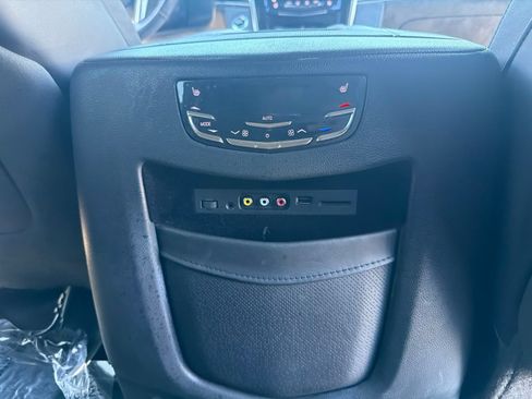Used 2015 Cadillac Escalade Platinum AWD/4WD image 35