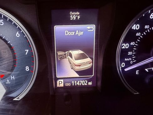 Used 2016 Toyota Camry XLE image 19