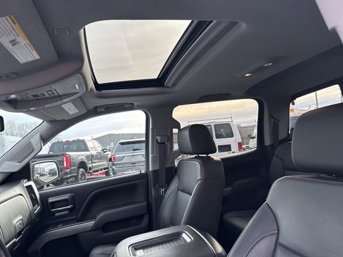 Used 2018 Chevrolet Silverado 1500 LTZ Z71 w/ Redline Edition image 12