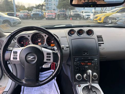 Used 2006 Nissan 350Z Touring image 13