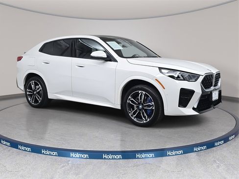 Used 2025 BMW X2 xDrive28i w/ M Sport Package image 4