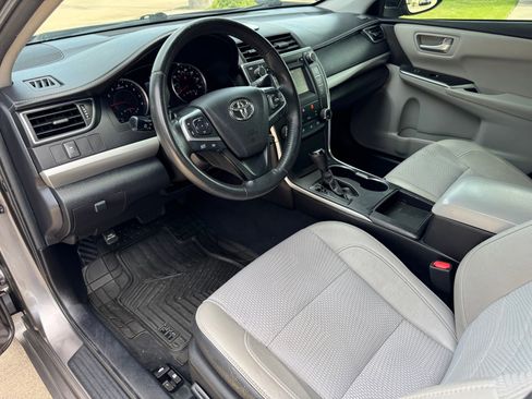 Used 2017 Toyota Camry SE FWD image 11