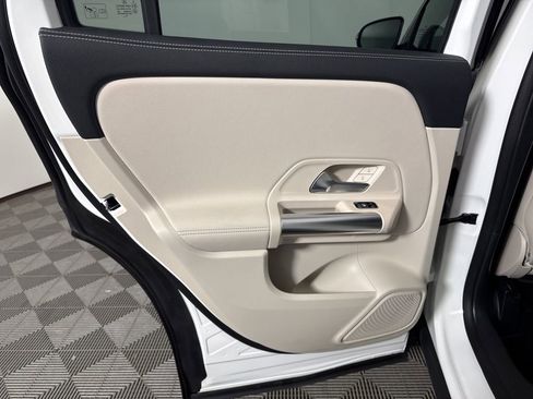 Certified 2025 Mercedes-Benz GLA 250 4MATIC image 23