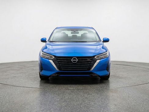Used 2025 Nissan Sentra SV FWD image 2