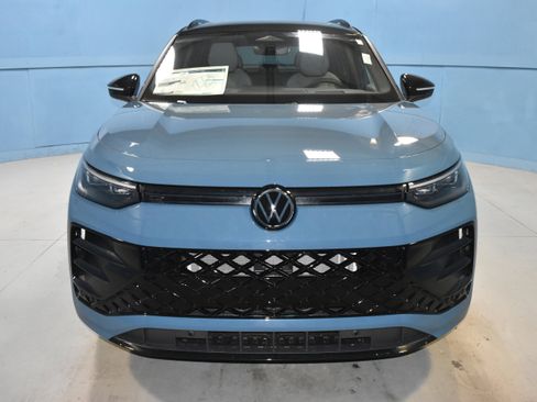 New 2026 Volkswagen Tiguan SE R-Line image 19