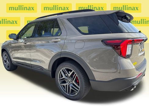 New 2026 Ford Explorer ST image 4