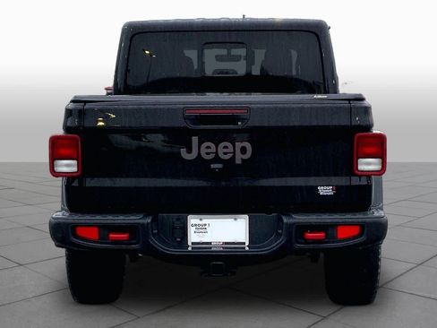 Used 2023 Jeep Gladiator Rubicon w/ Cold Weather Group AWD/4WD image 5