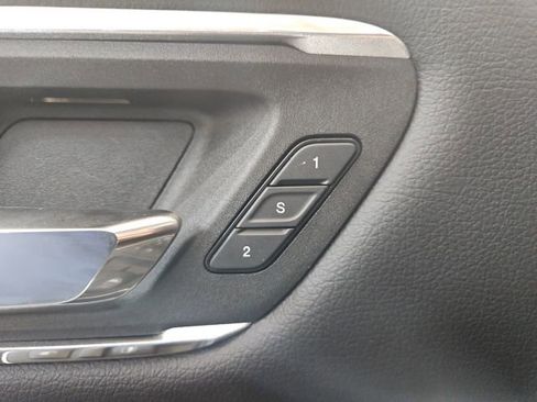 Used 2022 RAM 1500 Laramie AWD/4WD image 9