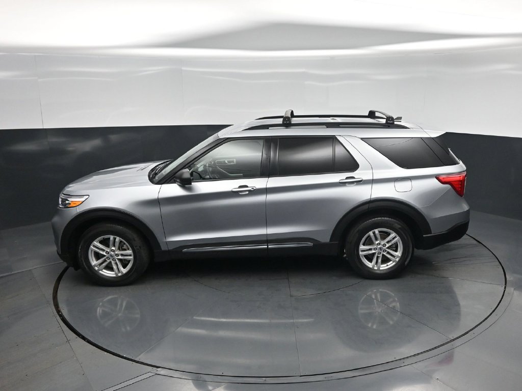 Certified 2022 Ford Explorer XLT w/ Equipment Group 202A AWD/4WD image 39