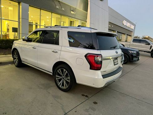 Certified 2021 Ford Expedition Platinum image 4