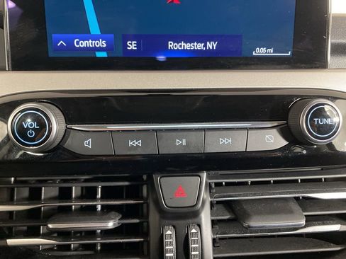 Used 2022 Ford Escape SEL image 5