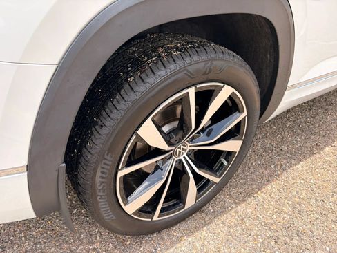 Used 2024 Volkswagen Atlas SEL Premium R-Line AWD/4WD image 16