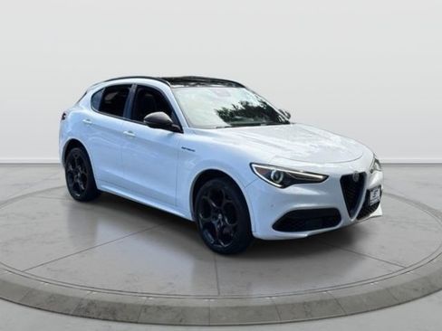 Used 2023 Alfa Romeo Stelvio Estrema AWD/4WD image 1