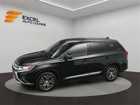 Used 2018 Mitsubishi Outlander SE image 38