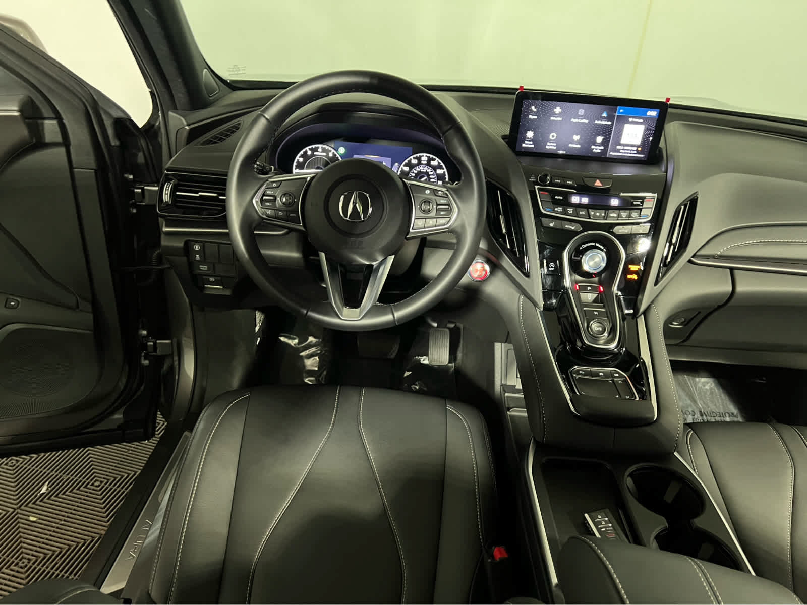 Used 2026 Acura RDX SH-AWD image 13