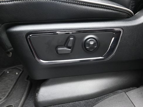 Used 2025 RAM 1500 Limited AWD/4WD image 10