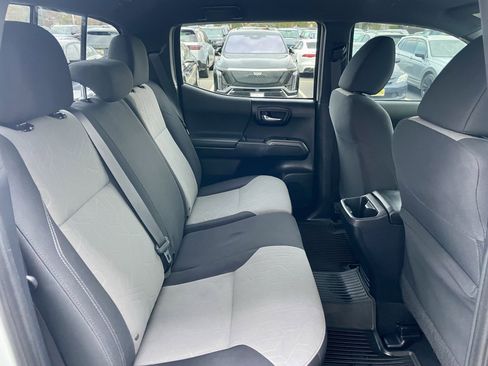 Used 2020 Toyota Tacoma TRD Off-Road image 29