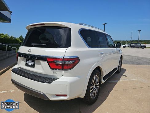 Used 2024 Nissan Armada SL w/ Captain's Chairs Package AWD/4WD image 4