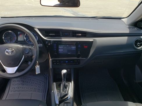 Used 2018 Toyota Corolla LE FWD image 9