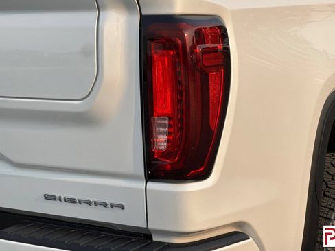 Used 2023 GMC Sierra 1500 Denali w/ Technology Package AWD/4WD image 32