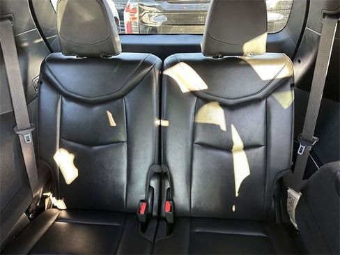 Used 2024 Cadillac XT6 Premium Luxury image 16