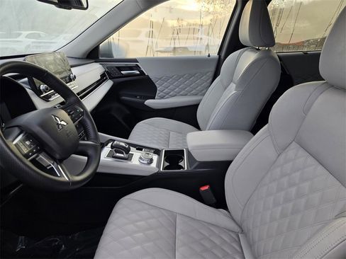 Used 2024 Mitsubishi Outlander SEL Black Edition image 26