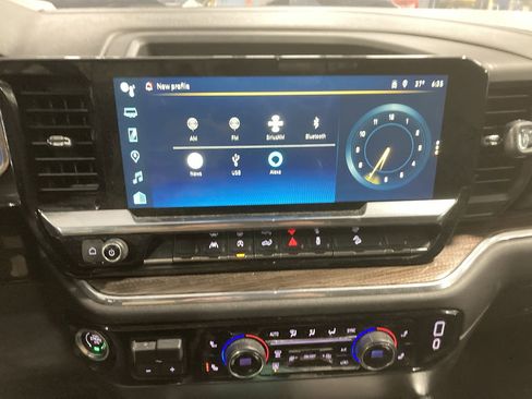 Used 2024 Chevrolet Silverado 1500 LT Trail Boss w/ Convenience Package II image 14