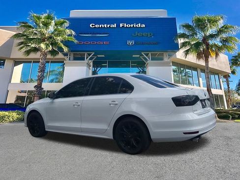 Used 2017 Volkswagen Jetta SE FWD image 7
