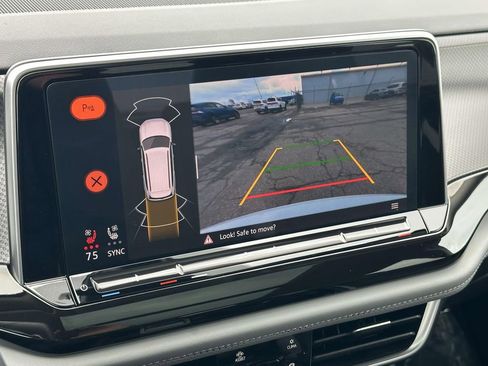 Certified 2025 Volkswagen Atlas Peak Edition SE image 30