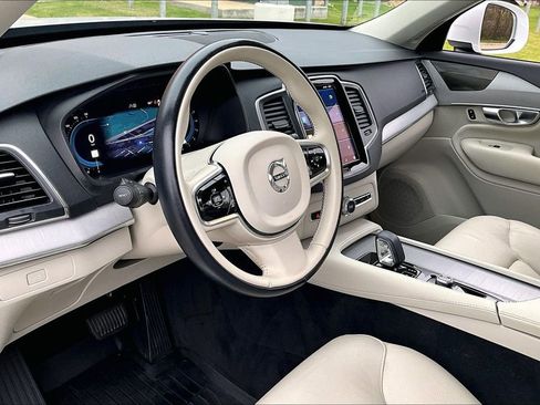 Used 2023 Volvo XC90 B5 Core w/ Climate Package image 18