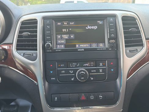 Used 2013 Jeep Grand Cherokee Limited image 27