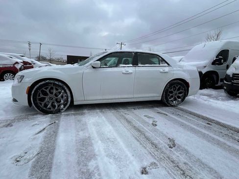 Certified 2017 Chrysler 300 S image 29
