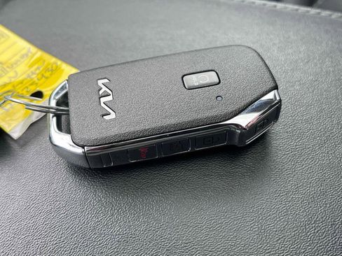 Used 2022 Kia Telluride S AWD/4WD image 4