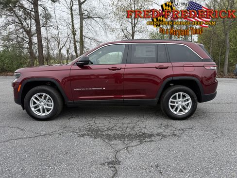 Used 2025 Jeep Grand Cherokee Laredo X w/ Luxury Tech Group I image 4