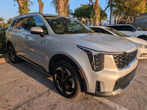 Used 2025 Kia Sorento EX image 20