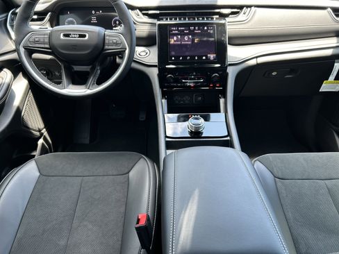 New 2025 Jeep Grand Cherokee L Altitude image 42