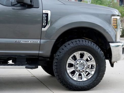 Used 2019 Ford F250 XLT w/ XLT Premium Package AWD/4WD image 17